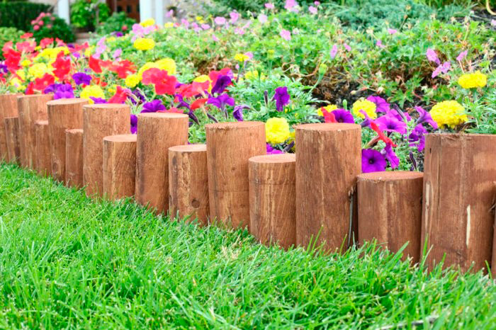 Cómo decorar un jardín usando solo troncos?